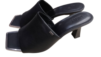 Dkny Black Slippers Size 40