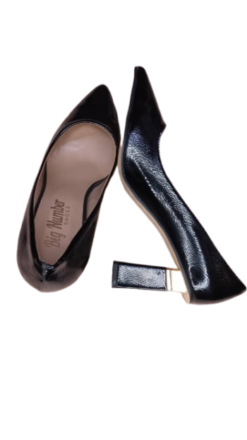 Big Number Cover Shoe With Goldb Design Size 40